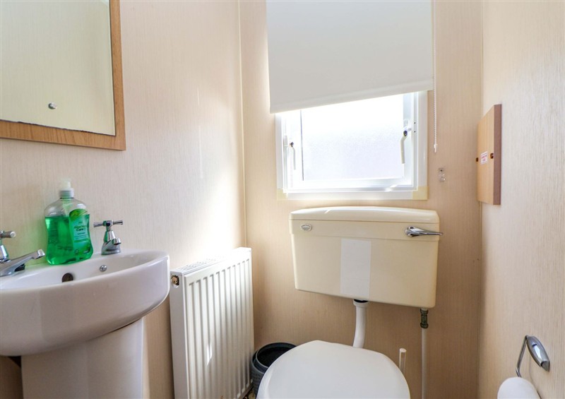 The bathroom at Willerby Aurora B14, Towyn