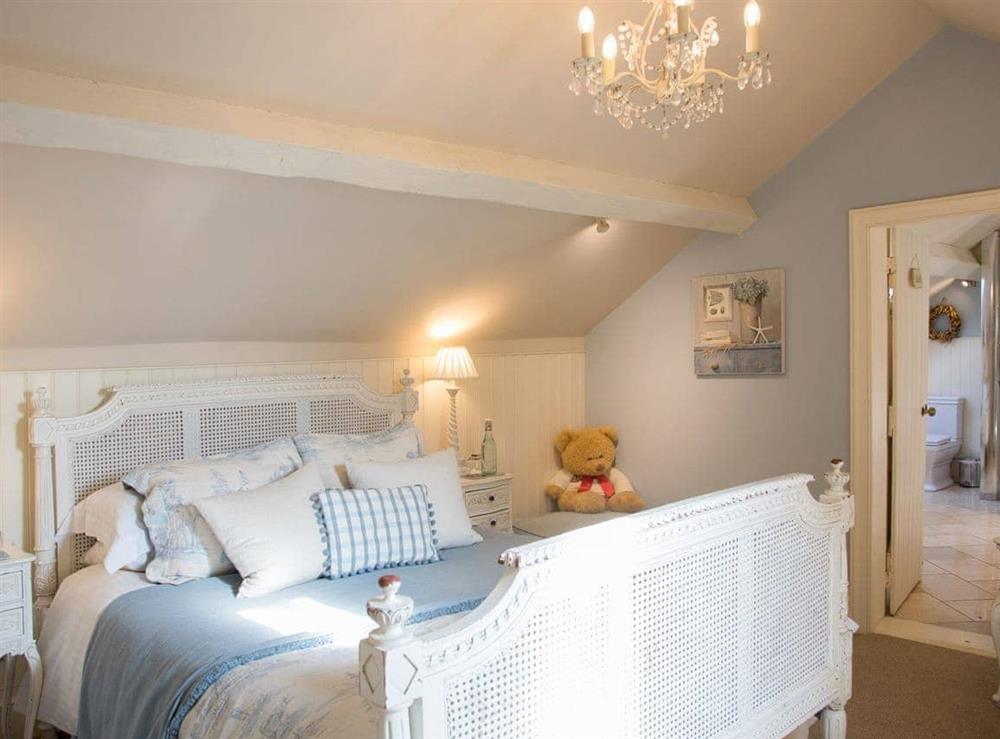 Double bedroom (photo 8) at Willington Lodge in Horsemans Green, Hampshire