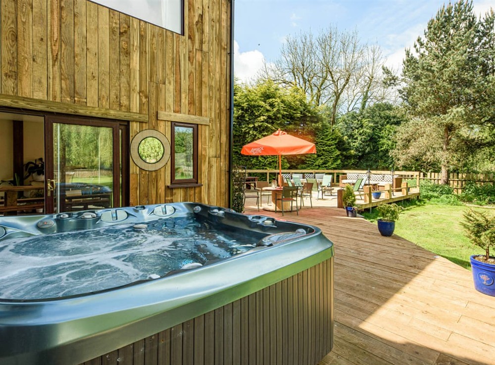 Hot tub at Willis House in Iron Acton, Avon