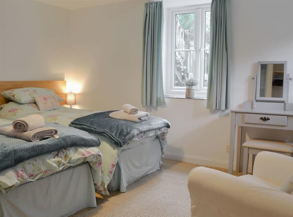 Twin bedroom at Willow Barn in Polmassick, near St Austell, Cornwall