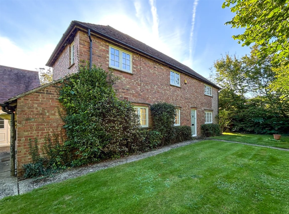 Exterior (photo 2) at Willow Cottage in Chichester, West Sussex