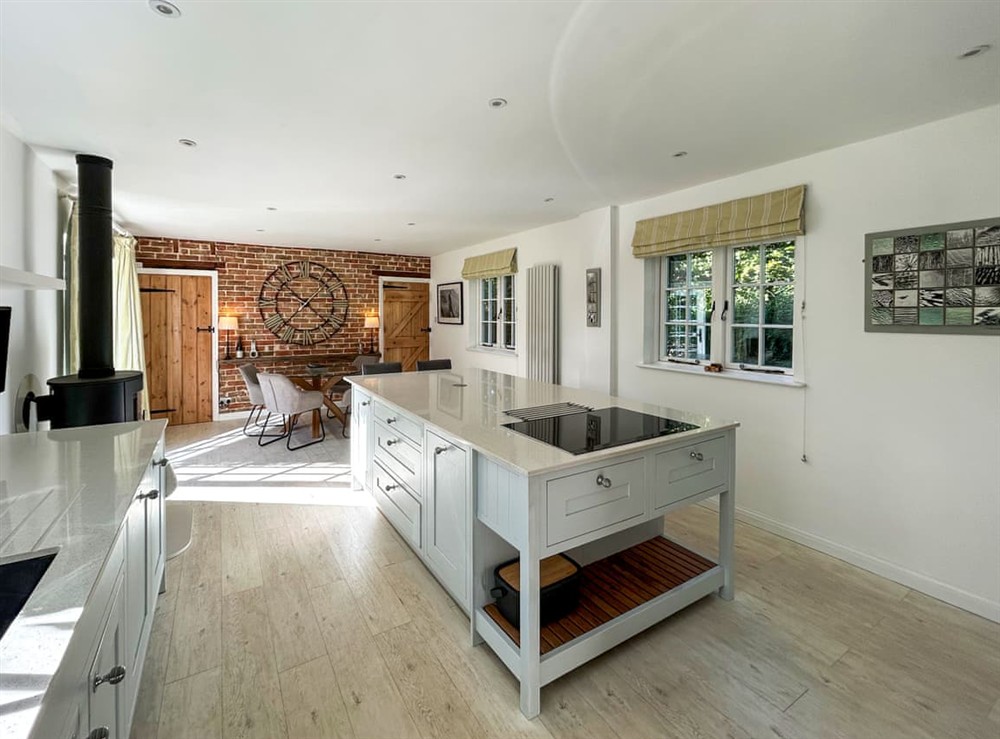 Kitchen/diner (photo 4) at Willow Cottage in Chichester, West Sussex