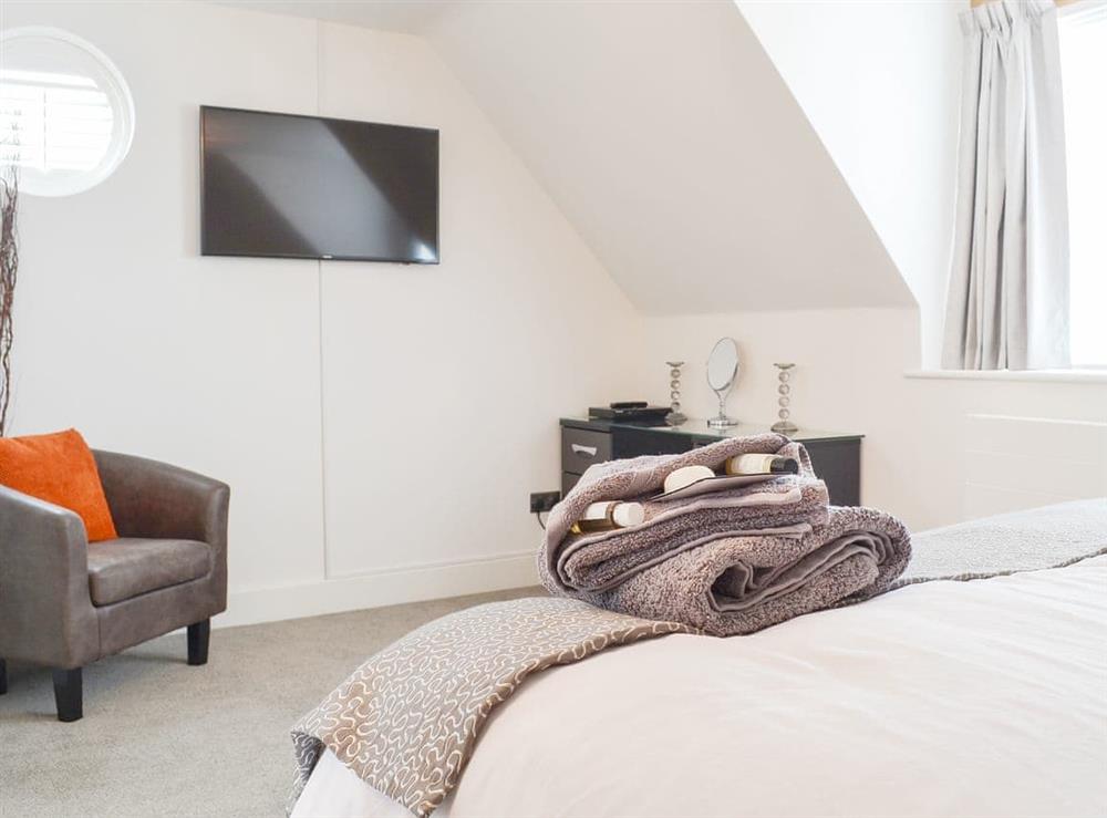 Spacious double bedroom at Willow Cottage in Great Ryburgh, near Fakenham, Norfolk