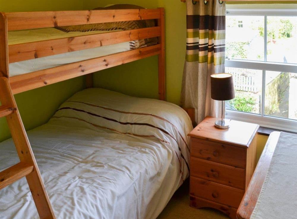 Children’s bunk bedroom at Willow Cottage in Newquay, Cornwall