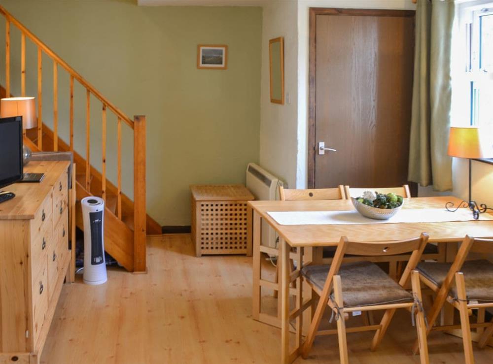 Lovely living/dining area at Willow Cottage in Newquay, Cornwall