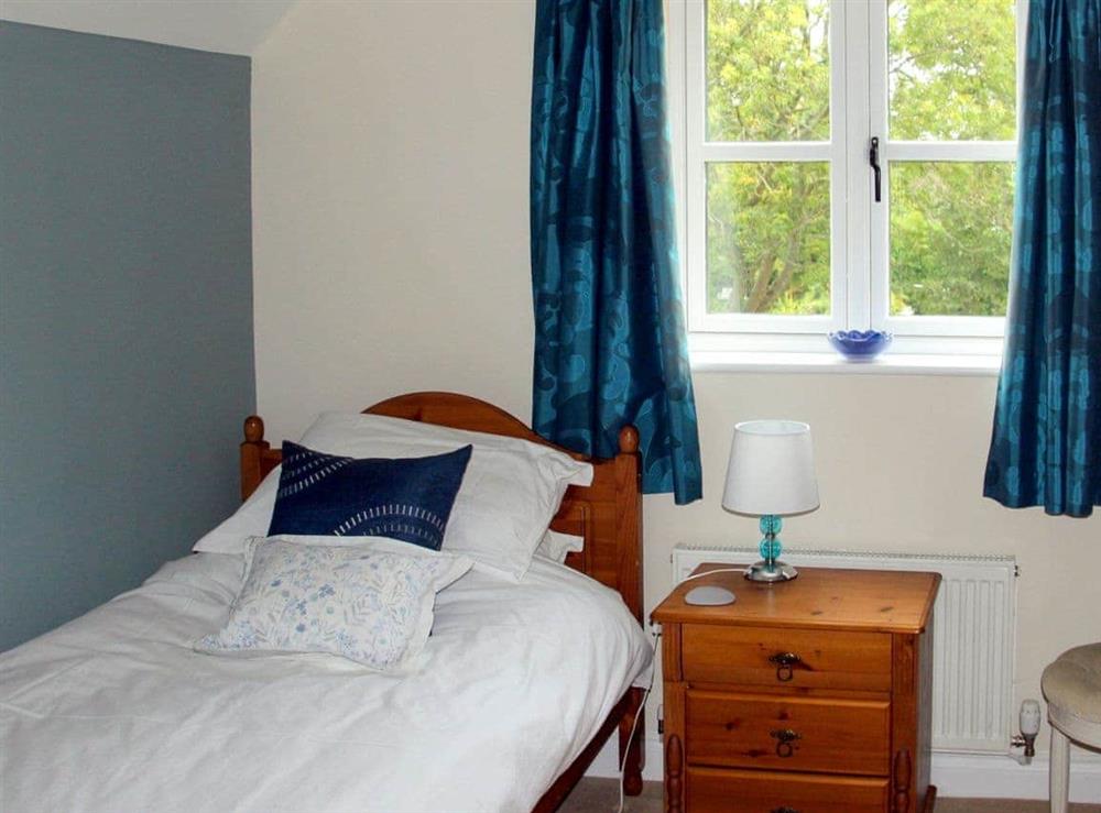 Single bedroom at Willow Cottage in Paxford, near Chipping Campden, Gloucestershire