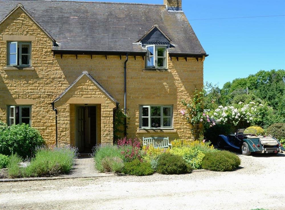 Welcoming semi-detached property in a small village at Willow Cottage in Paxford, near Chipping Campden, Gloucestershire