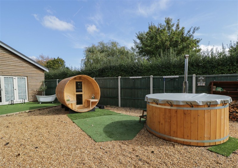 Enjoy the garden (photo 3) at Willow Cottage, Whiteparish