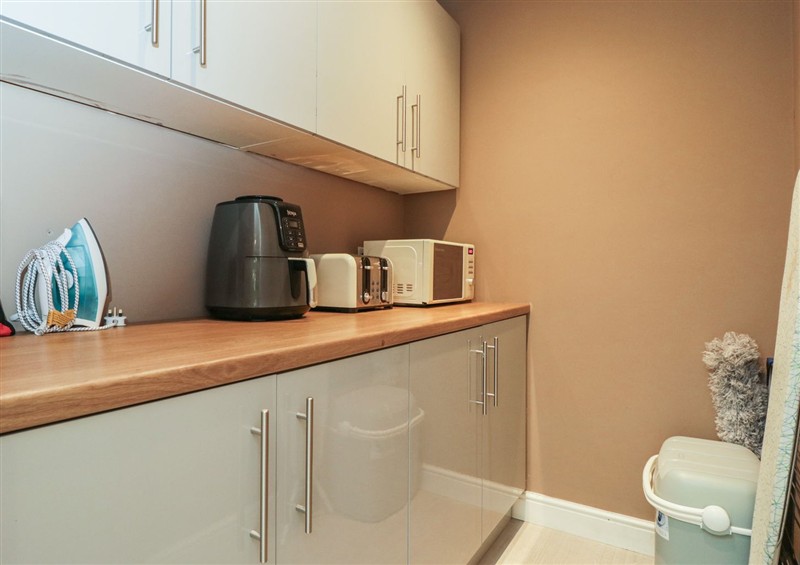 Kitchen (photo 2) at Willow Cottage, Whiteparish