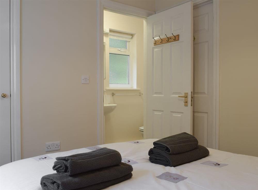 Double bedroom with en-suite at Willow Cottage  in Wootton Bridge, Isle of Wight