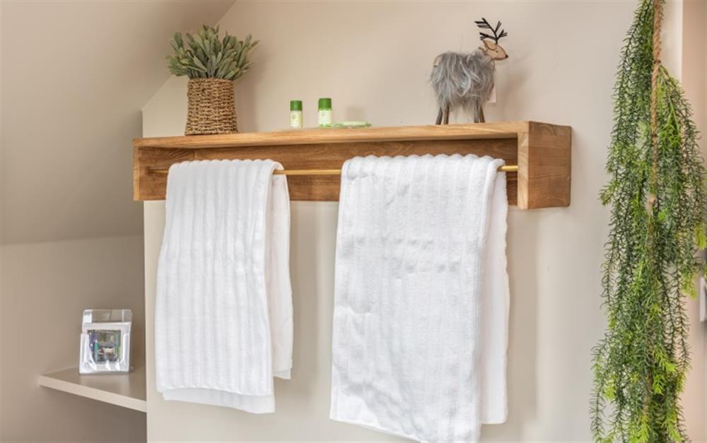 Fluffy towels at Willow Lodge in Glastonbury, Pilton