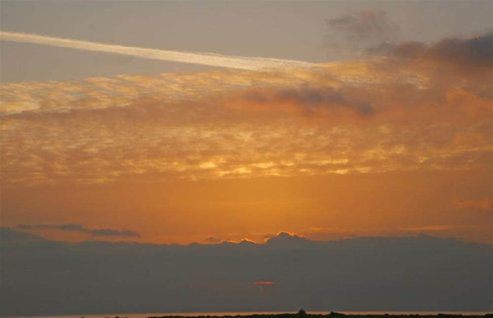 Enjoy glorious sunsets in North West Norfolk at Willow Lodge, Holme-next-the-Sea near Hunstanton