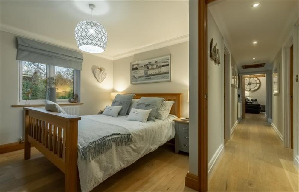 Ground floor: Master bedroom suite at Willow Lodge, Holme-next-the-Sea near Hunstanton