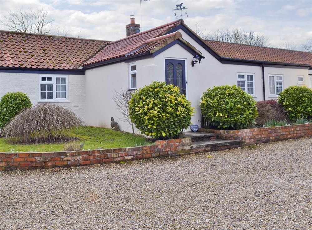 Attractive holiday cottage at Willow Tree Cottage in Foxholes, near Driffield, North Yorkshire