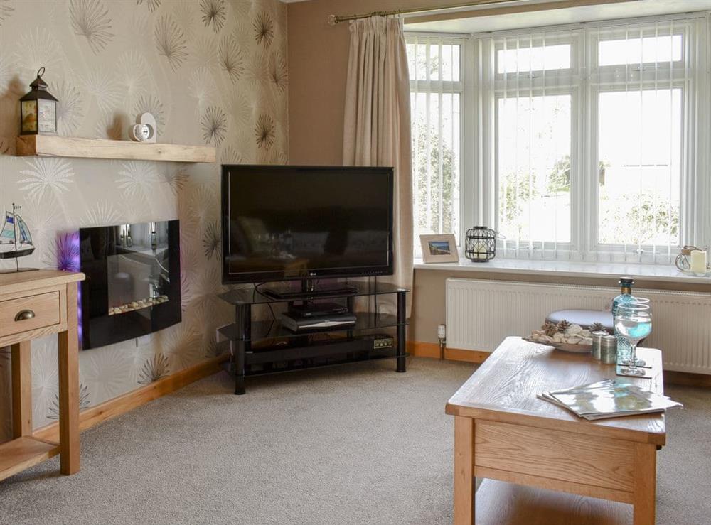 Comfy living room at Willow Tree Lodge in Whitwell, near Ventnor, Isle of Wight