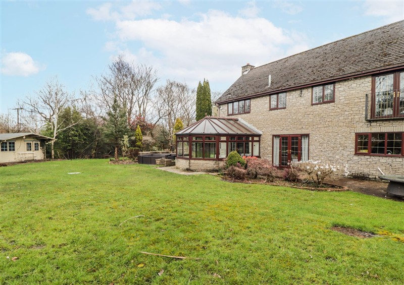 The setting at Willows Lodge at Carreg Llwyd, Trecenydd