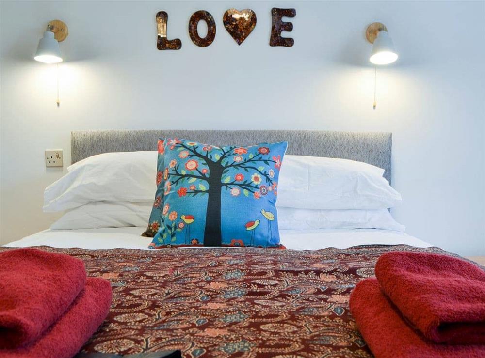 Main bedroom with king size bed (photo 2) at Willowside in Keswick, , Cumbria