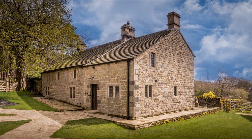 The exterior of Wilson Farmhouse, Derbyshire at Wilson Farmhouse in Hope Valley, Derbyshire