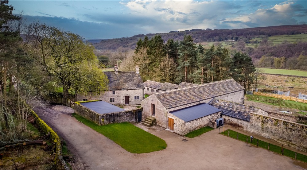 The exterior of Wilson Farmhouse, Millstone Barn and Gorsey Bank Barn, Derbyshire at Wilson Farmhouse in Hope Valley, Derbyshire