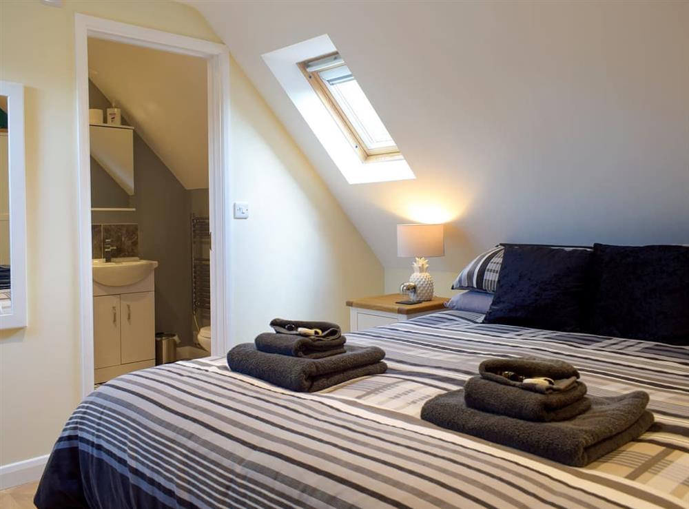 Comfortable bedroom with en-suite (photo 2) at Windhover in Glasbury, near Hay-on-Wye, Powys