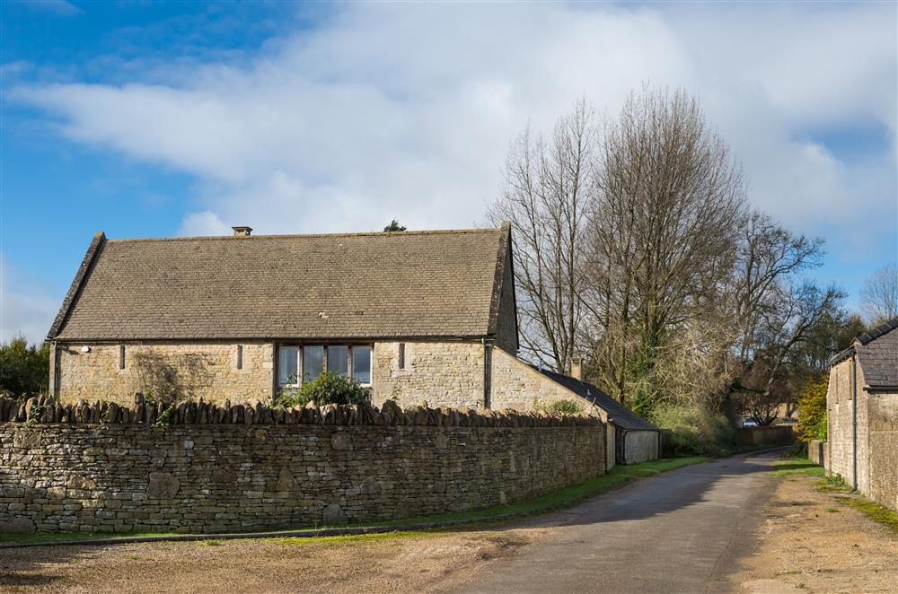 The lane leading to Windrush, Elkstone, Cheltenham