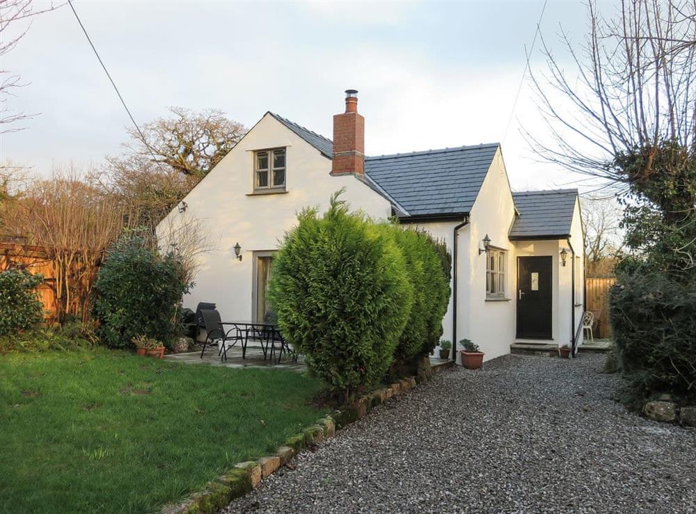 Windsmoor Cottage on Gower is a detached property
