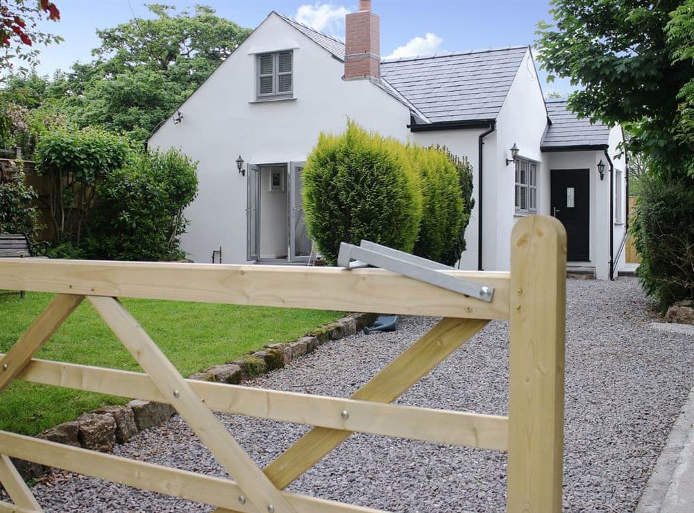 Windsmoor Cottage on Gower is a detached property