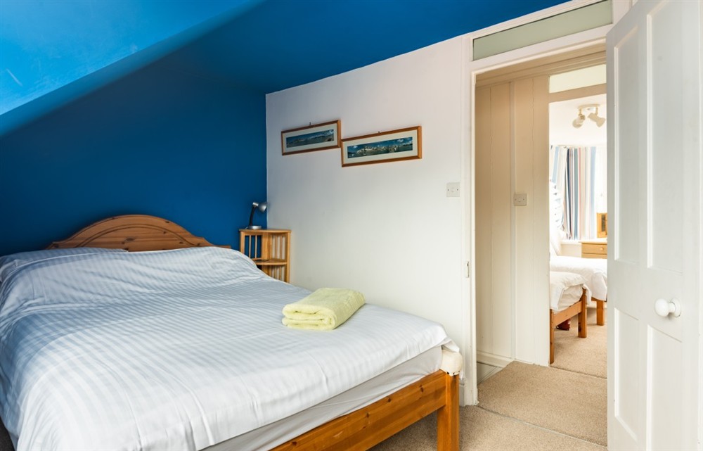 A bedroom in Windward House (photo 3) at Windward House in Salcombe