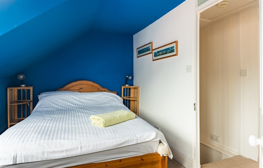 A bedroom in Windward House (photo 4) at Windward House in Salcombe
