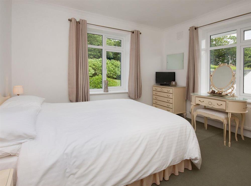 Comfortable double bedroom at Windy Heath in Salcombe, Devon