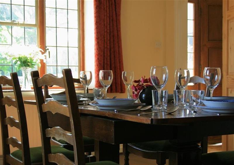 The dining area at Windy Ridge Cottage, Longborough