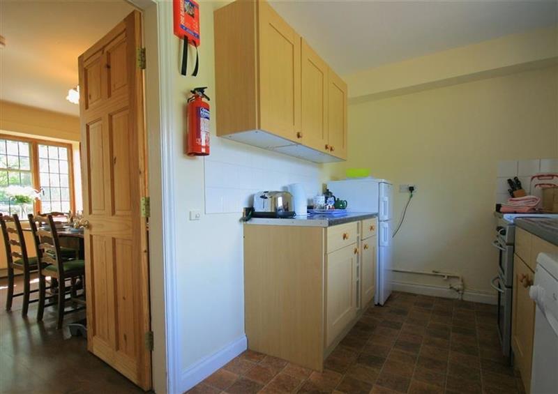 The kitchen at Windy Ridge Cottage, Longborough