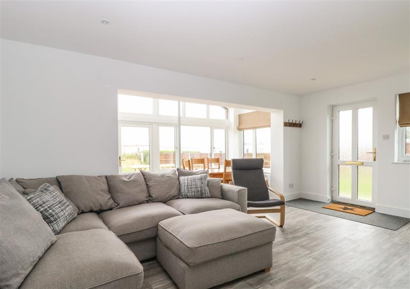 Relax in the living area at Windyridge, Eccles-on-Sea near Sea Palling