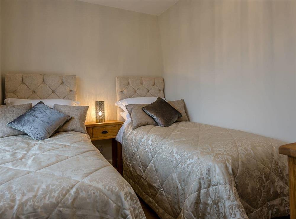 Cosy twin bedroom at Wisteria House in Henstead, near Southwold, Suffolk