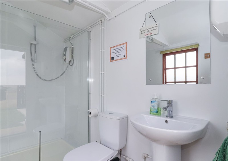 The bathroom at Wolds Hoot, Market Weighton