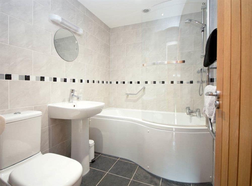 Bathroom at Woldsend Holiday Cottages: Granary Cottage in Rillington, North Yorkshire., Great Britain