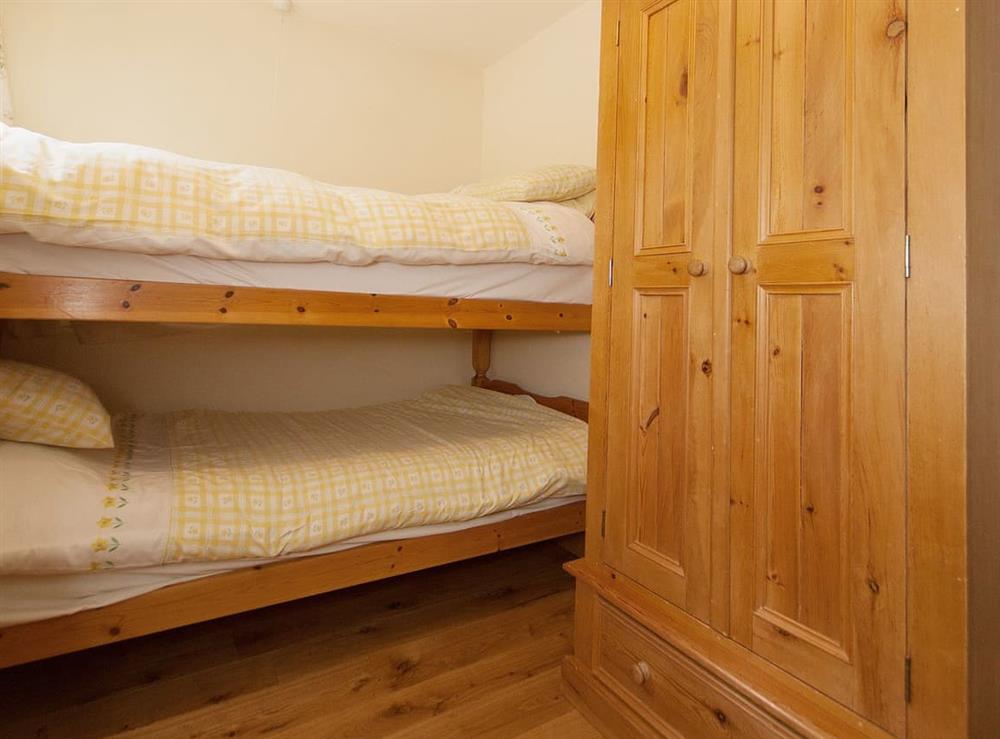 Bunk bedroom at Wolfscote Cottage, 