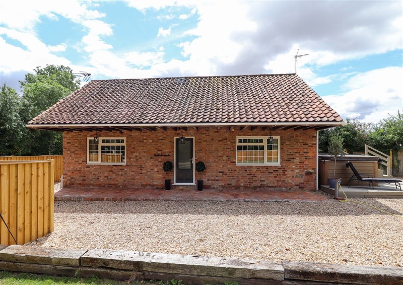 Outside at Wood Farm Cottage, Stickney near East Kirkby