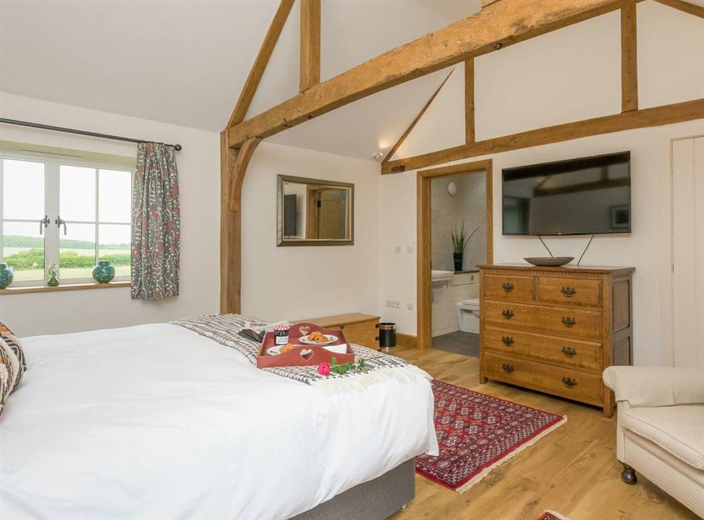 Wonderful bedroom with en-suite at The Calf Shed, 