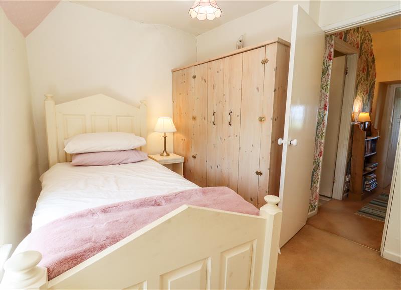 One of the 2 bedrooms at Woodbine Cottage, Donnington near Stow-On-The-Wold
