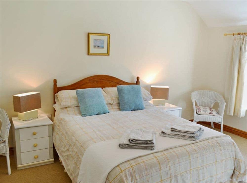 Relaxing double bedroom at Woodford Cottage in Rosudgeon, near Penzance, Cornwall