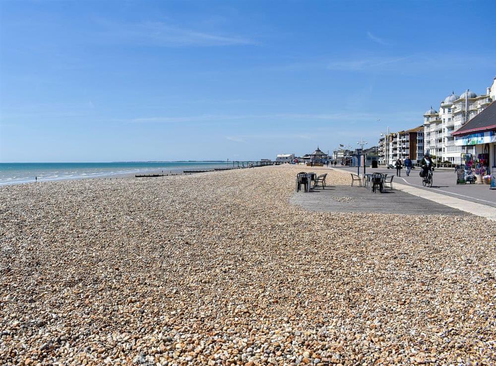 Beach only 1 mile away at Woodford House in Bognor Regis, West Sussex