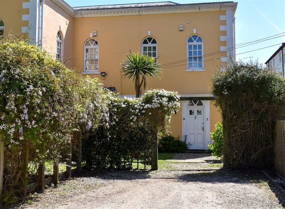 Woodford House in Bognor Regis, West Sussex sleeps 4