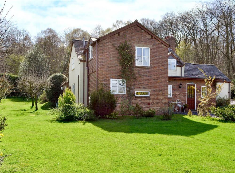 Cosy detached holiday home at Woodhouse Cottage in Dobshill, Nr Chester, Flintshire., Clwyd