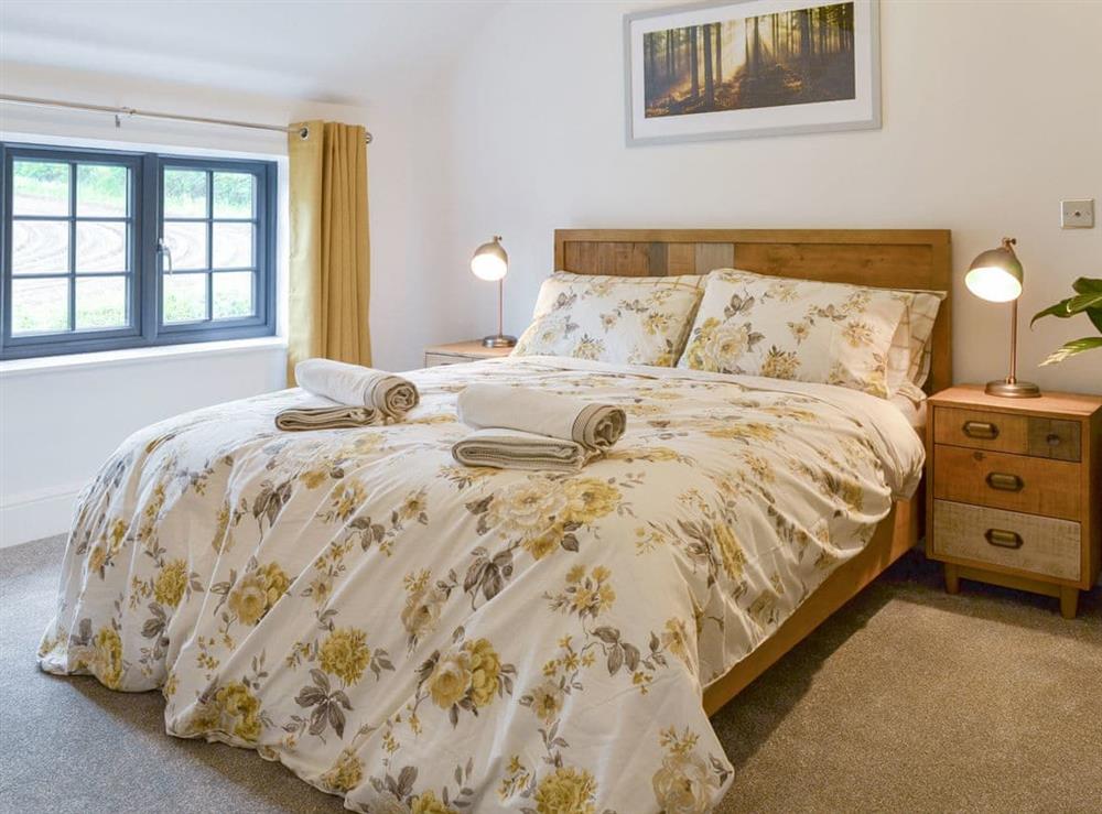 Relaxing double bedroom at Woodhouse View in Frodsham, Cheshire