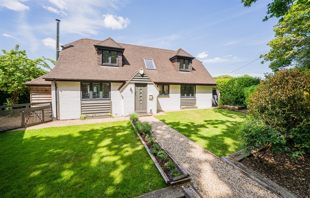 The setting of Woodland Cottage
