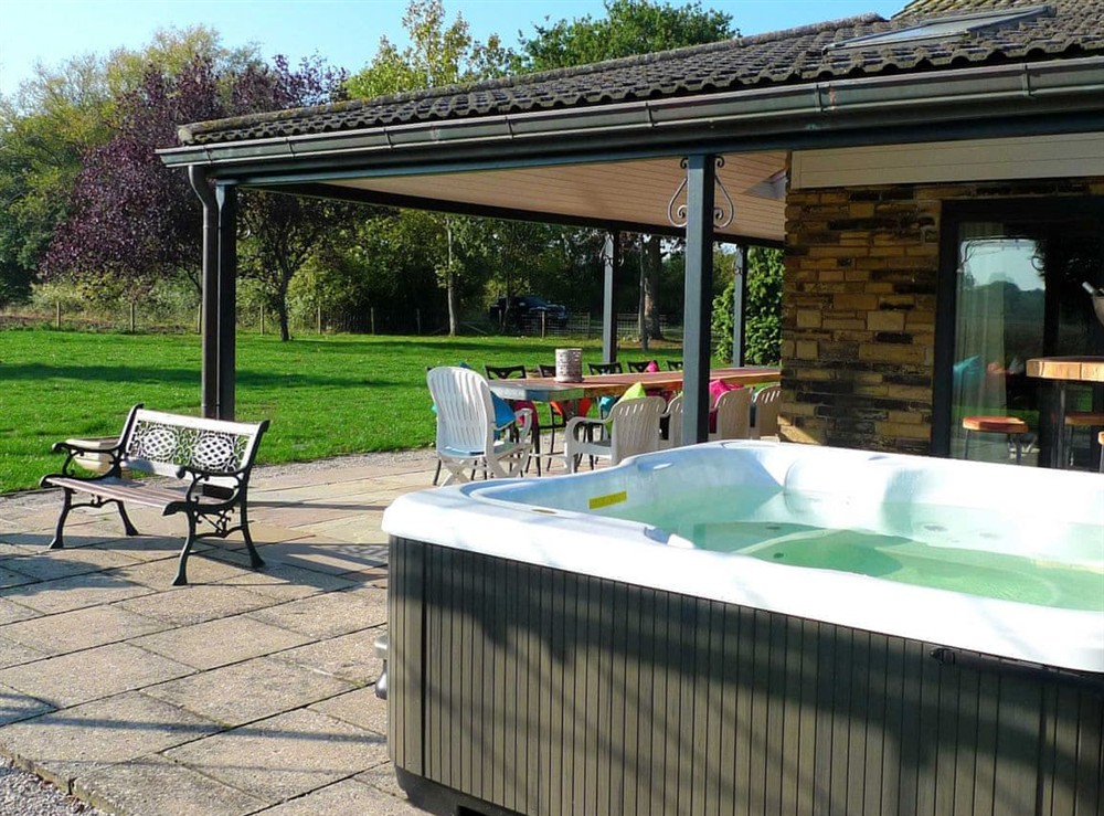 Hot tub at Woodland Lodge in Bishopsoil, near Goole, North Humberside
