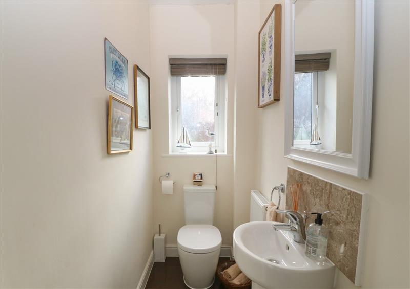 The bathroom (photo 2) at Woodland View, Old Colwyn