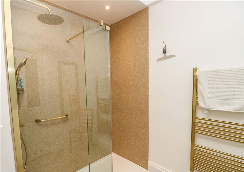 The bathroom (photo 3) at Woodlands, Freshwater