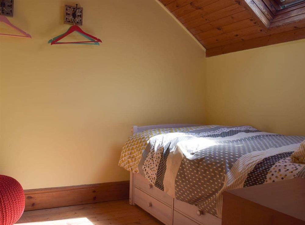Cosy single bedded room at Woodlands in Laugharne, near Pendine, Carmarthenshire, Dyfed